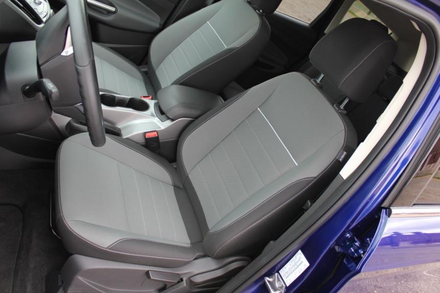  Ford Escape 2013 года  (фото 11 из 222)